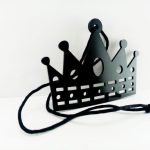 011. Queen Head– car hanging